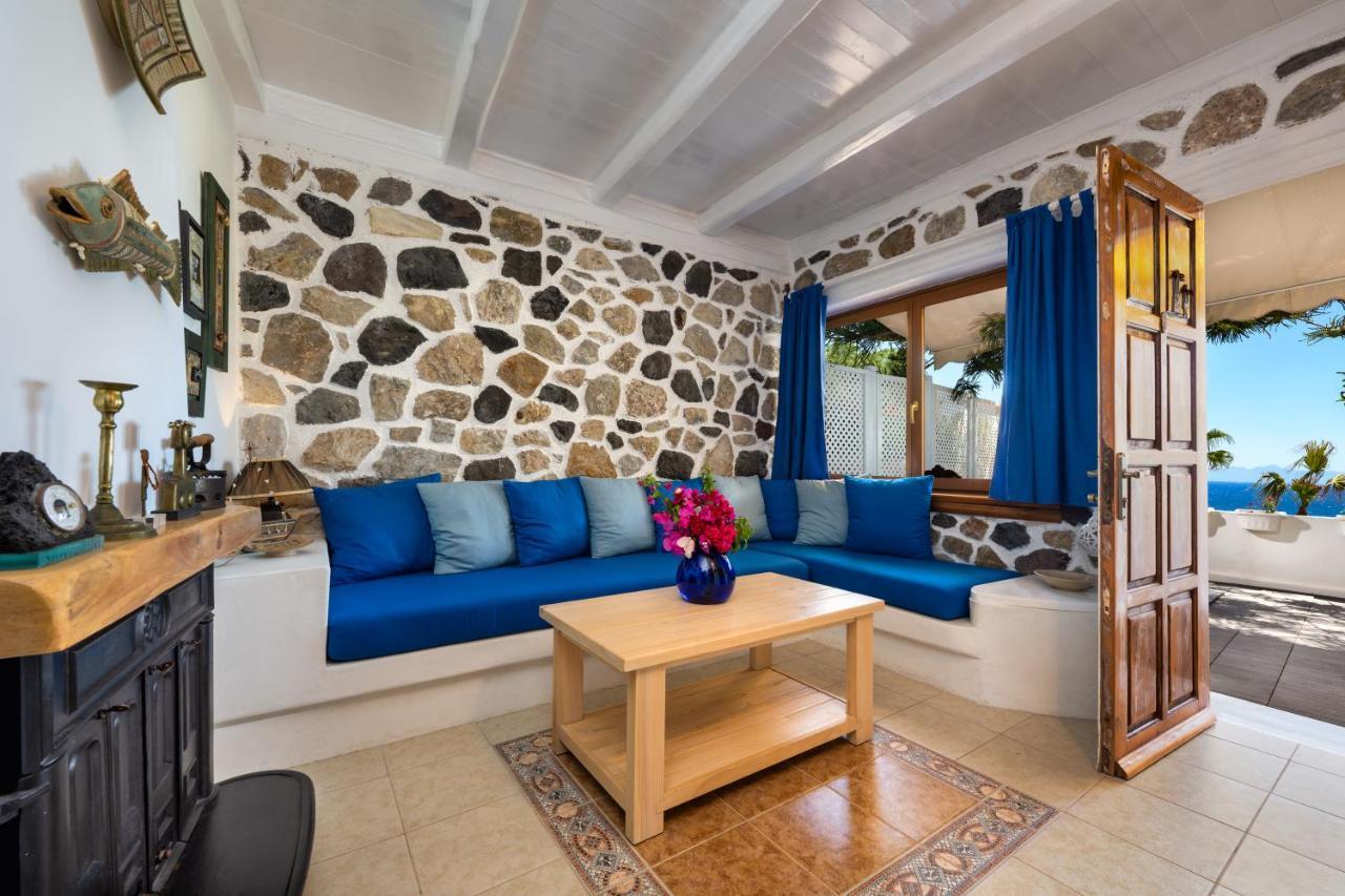 Moschatos Beach House Kamari  Exterior photo