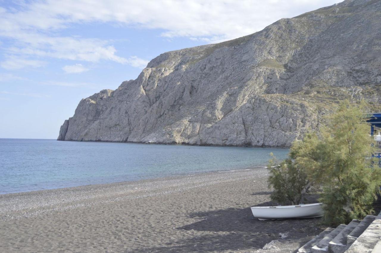 Moschatos Beach House Kamari  Exterior photo