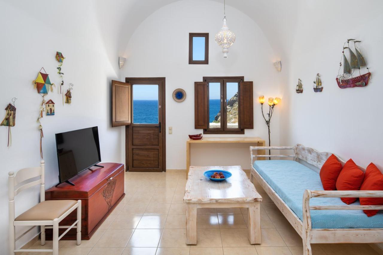 Moschatos Beach House Kamari  Exterior photo