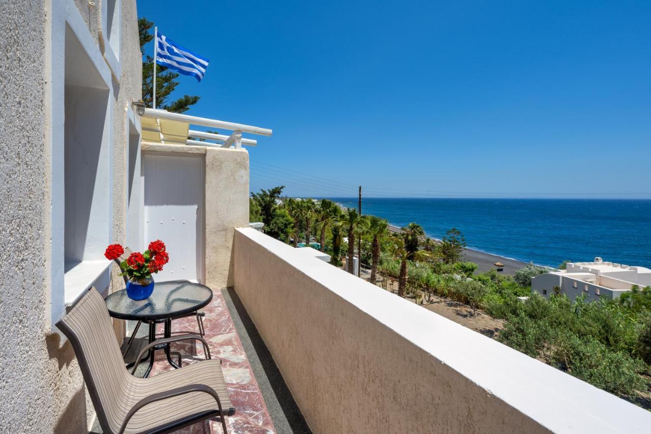 Moschatos Beach House Kamari  Exterior photo