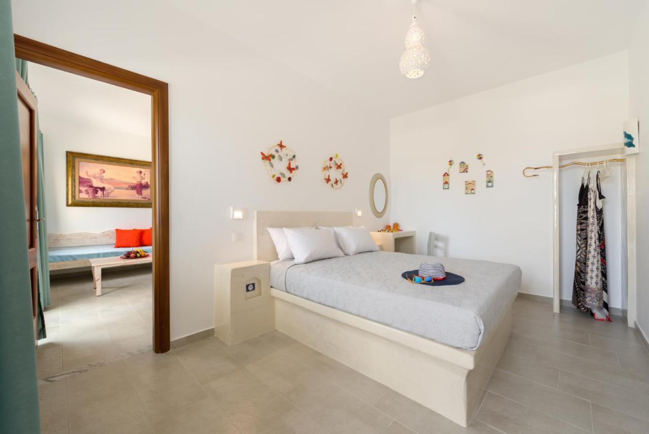 Moschatos Beach House Kamari  Exterior photo