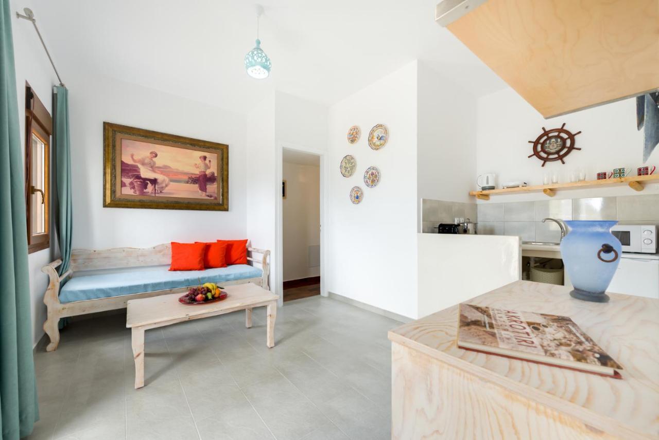 Moschatos Beach House Kamari  Exterior photo