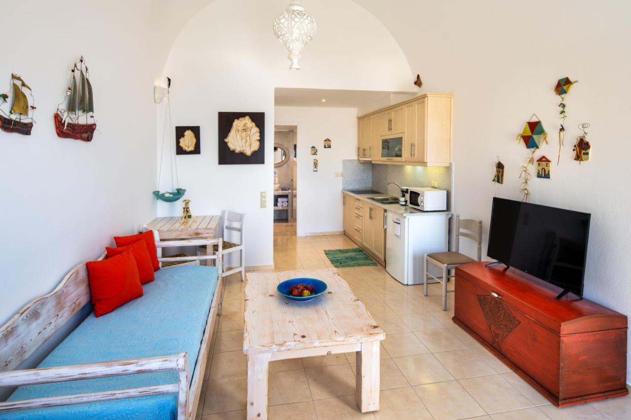 Moschatos Beach House Kamari  Exterior photo