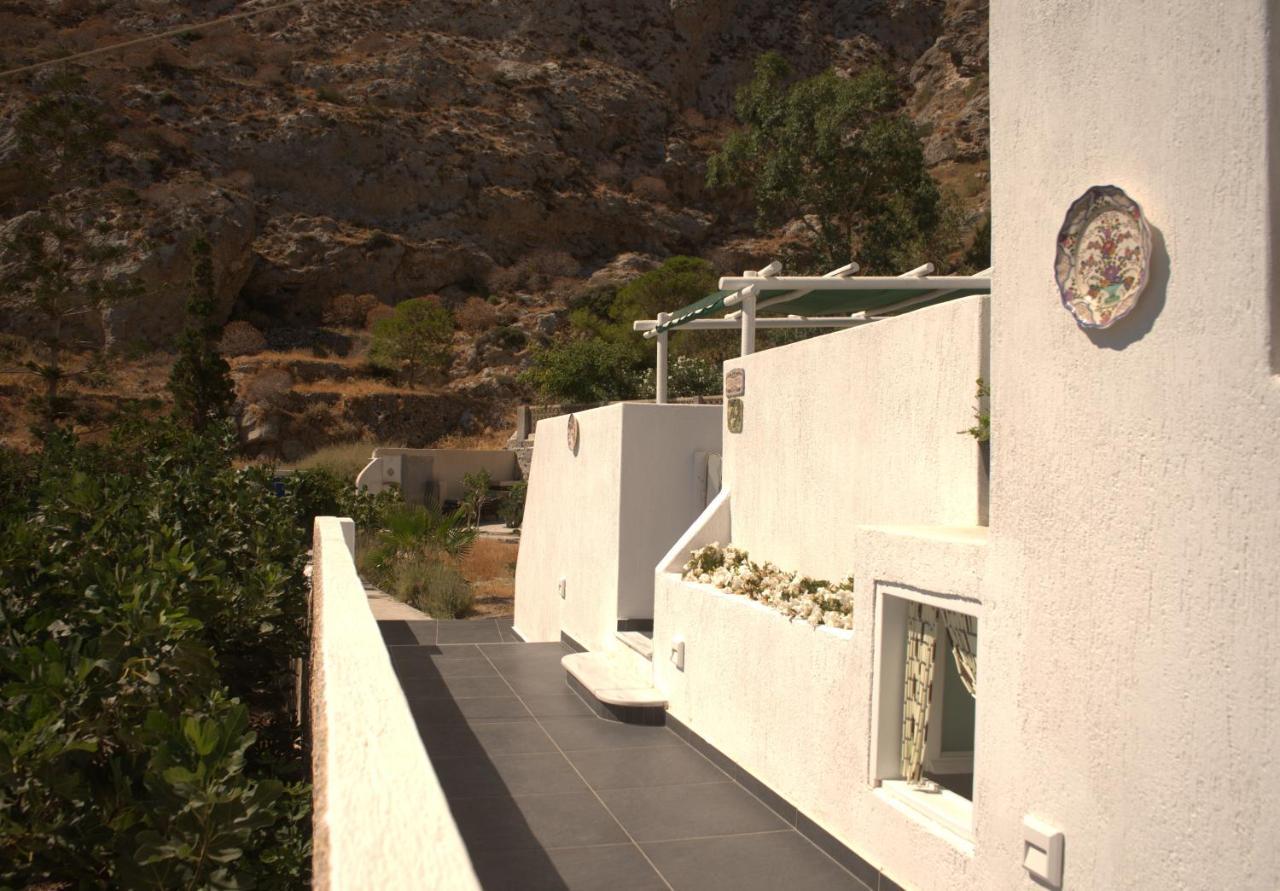 Moschatos Beach House Kamari  Exterior photo