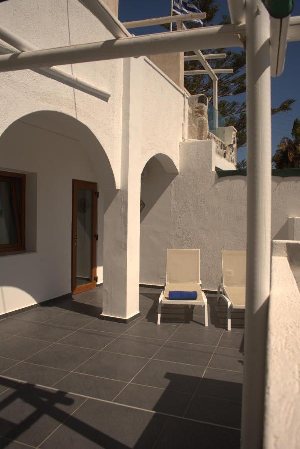 Moschatos Beach House Kamari  Exterior photo