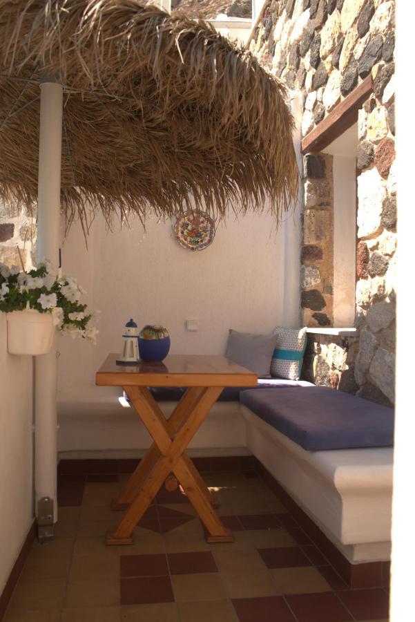 Moschatos Beach House Kamari  Exterior photo