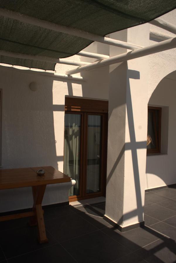 Moschatos Beach House Kamari  Exterior photo
